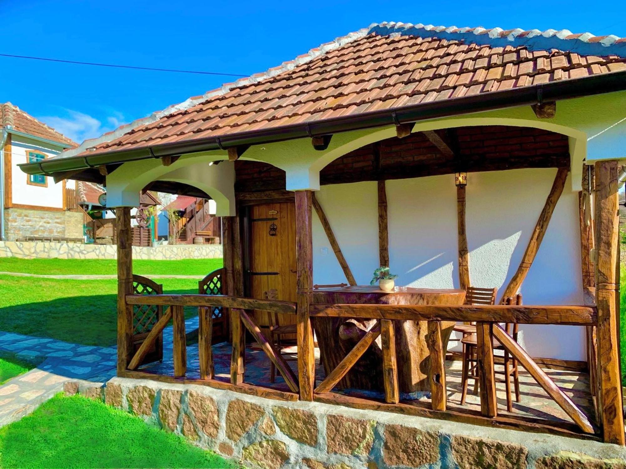 Hotel Etno Selo Stanojevic à Boljevac Extérieur photo